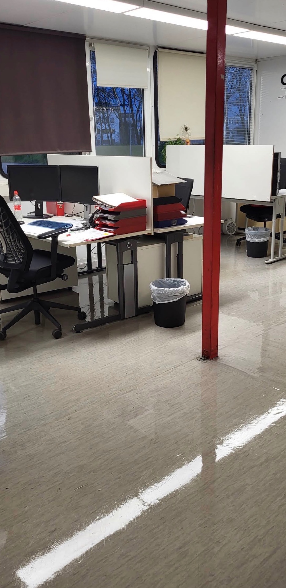 Referenz: Gereinigtes Büro mit glänzendem Boden in Freiburg